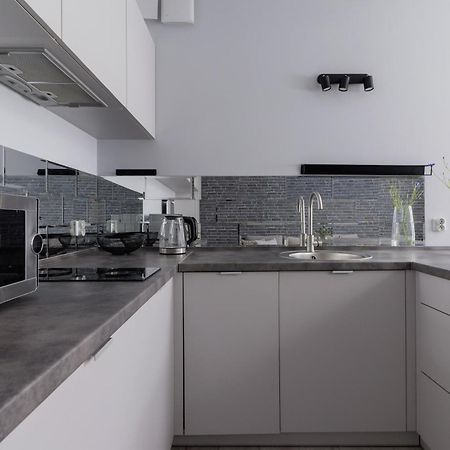 One Bedroom Apartment With A Balcony - Dietla 109 Street Krasków Eksteriør bilde