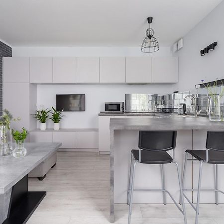 One Bedroom Apartment With A Balcony - Dietla 109 Street Krasków Eksteriør bilde
